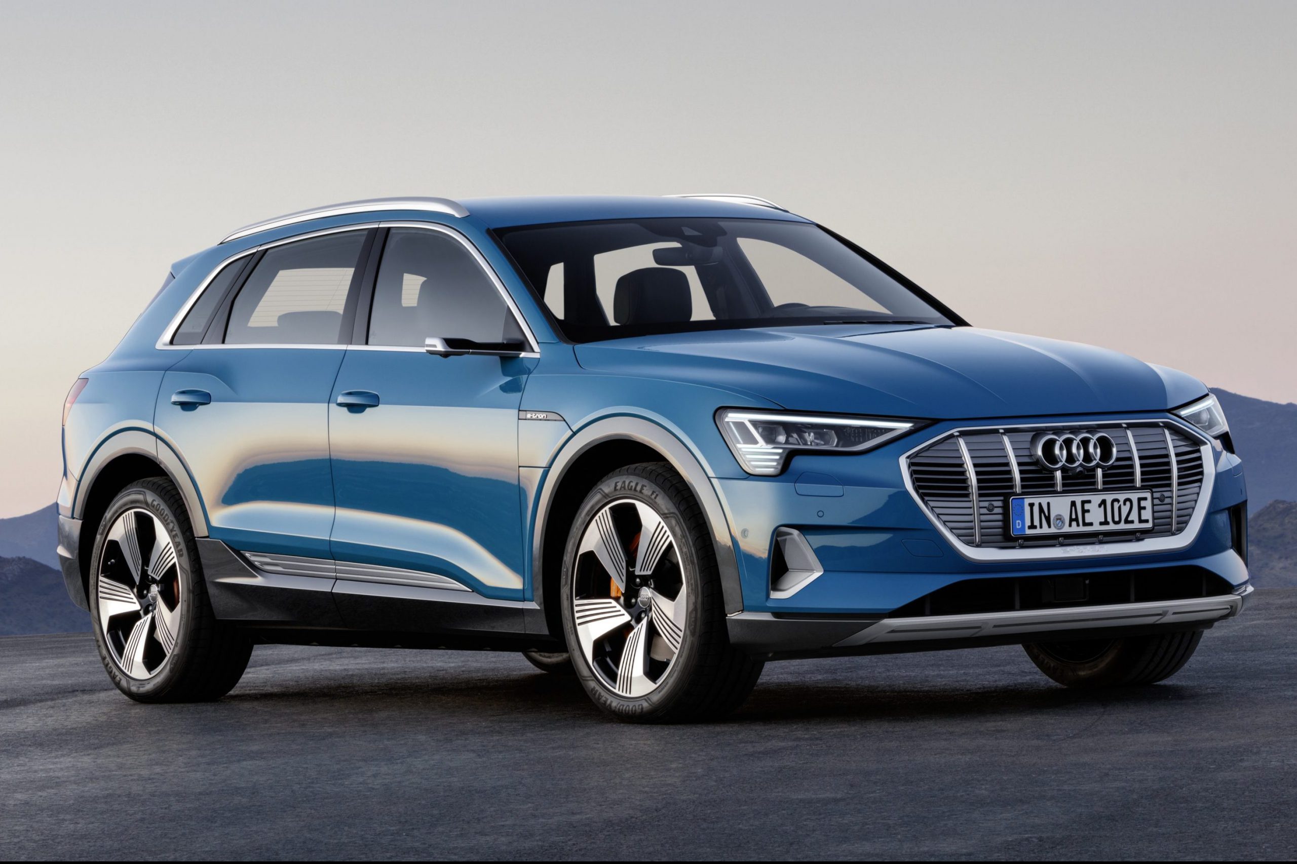 Audi renova toda linha em 2019 | SUV Q8 e E-Tron | RS4 | Vídeo