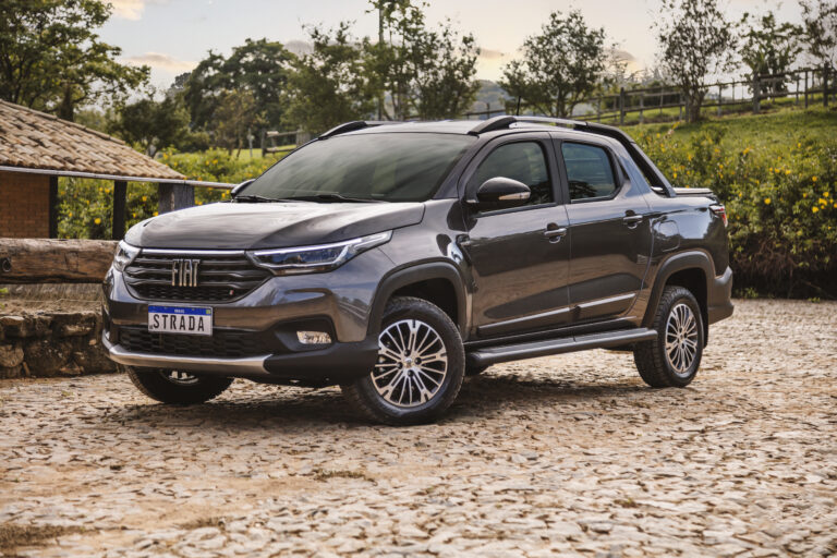 Fiat lidera vendas com Strada, Argo e Mobi no topo