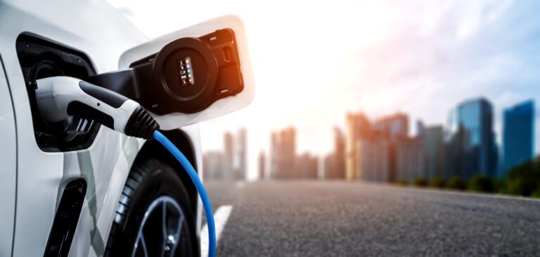 Carro elétrico tem revisão mais barata que de carro popular