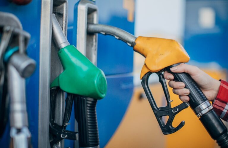 Gasolina hoje: preço médio no Brasil, estados mais caros e mais baratos pela ANP