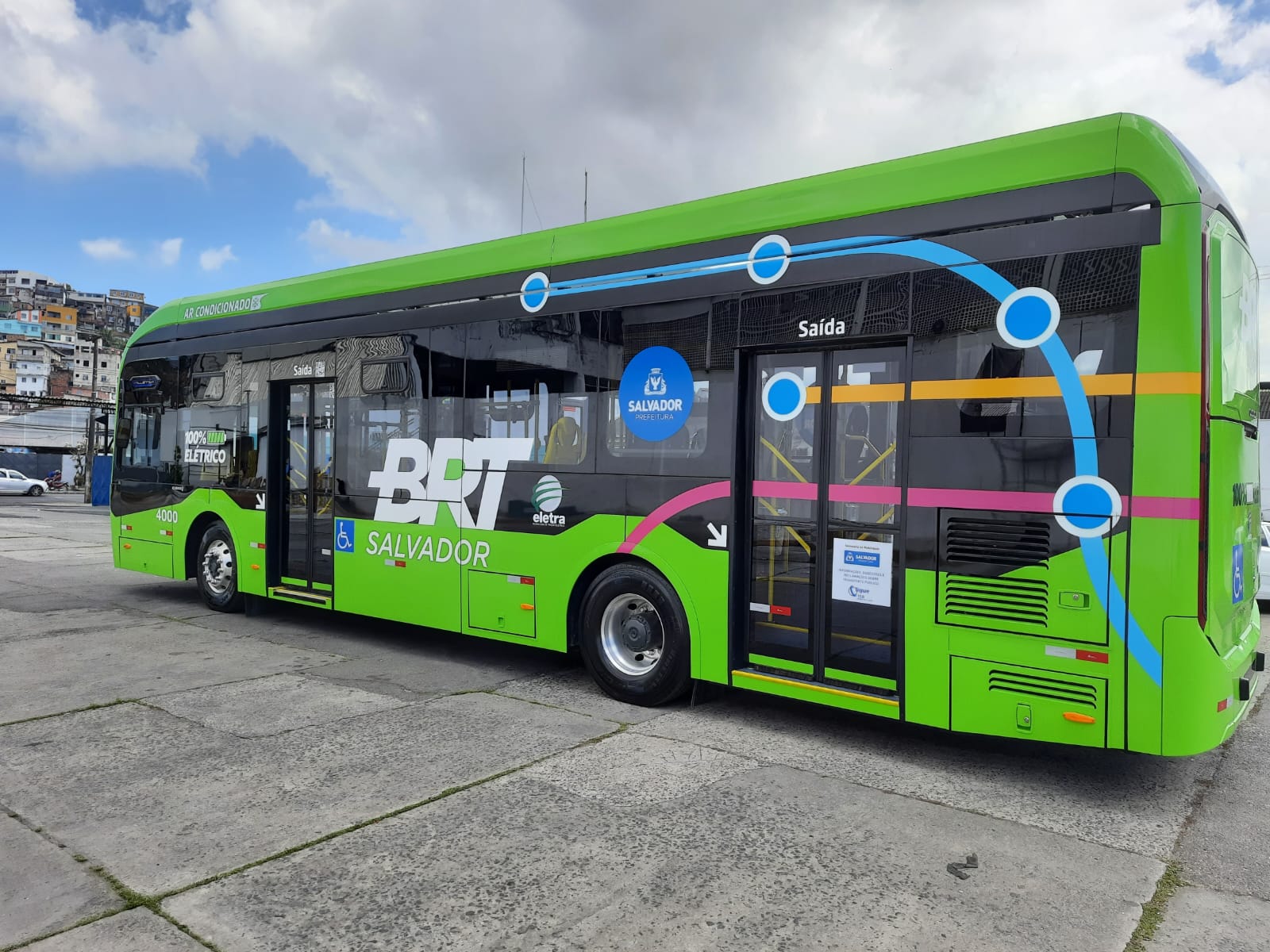 BRT de Salvador recebe ônibus elétricos com chassis O 500 da Mercedes-Benz