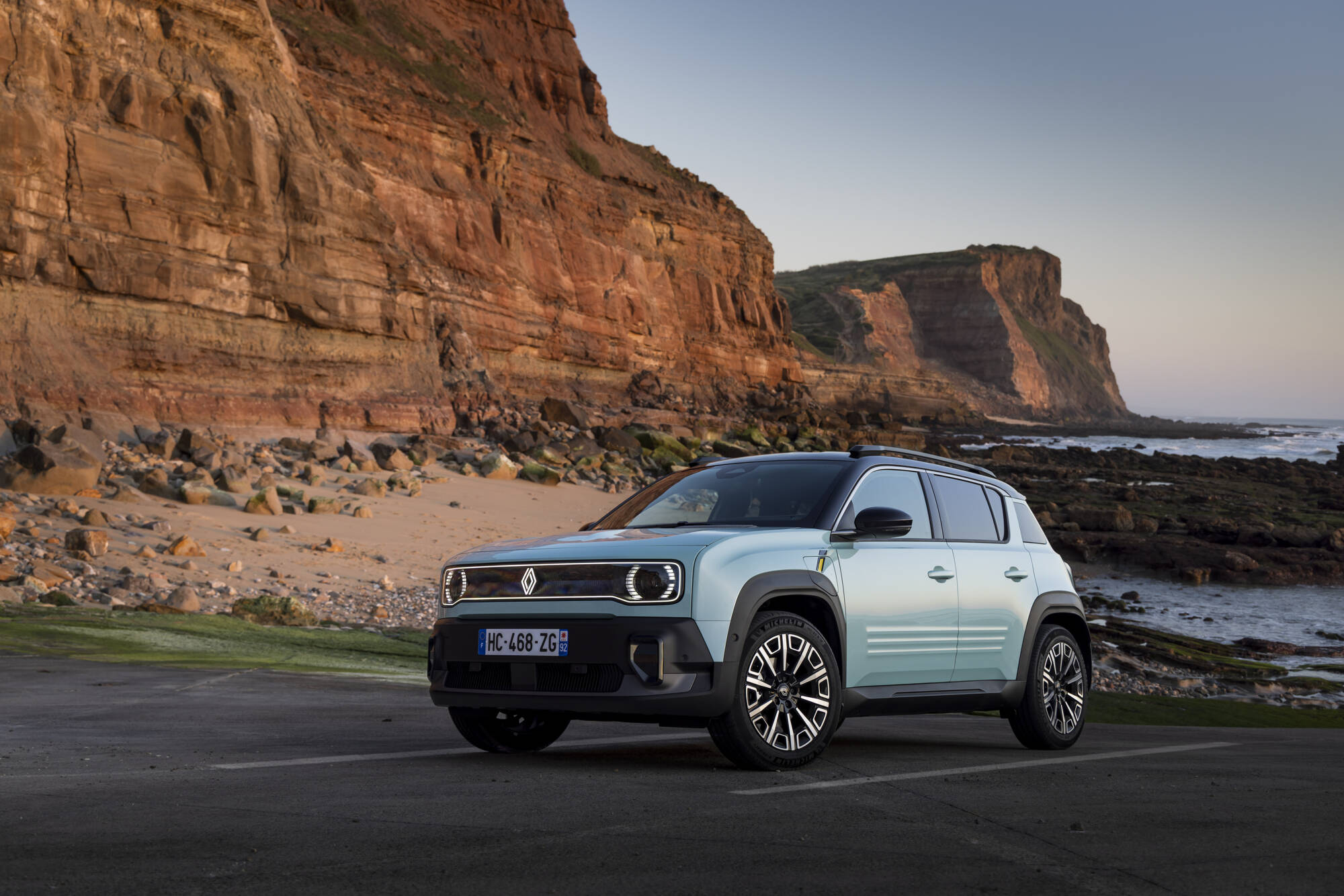 Renault 4 E-Tech Elétrico 2025: Apresentação na Ericeira