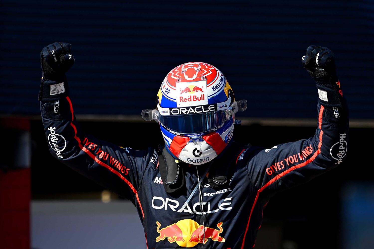 F1: Verstappen Vence com Ultrapassagem Épica em Ímola