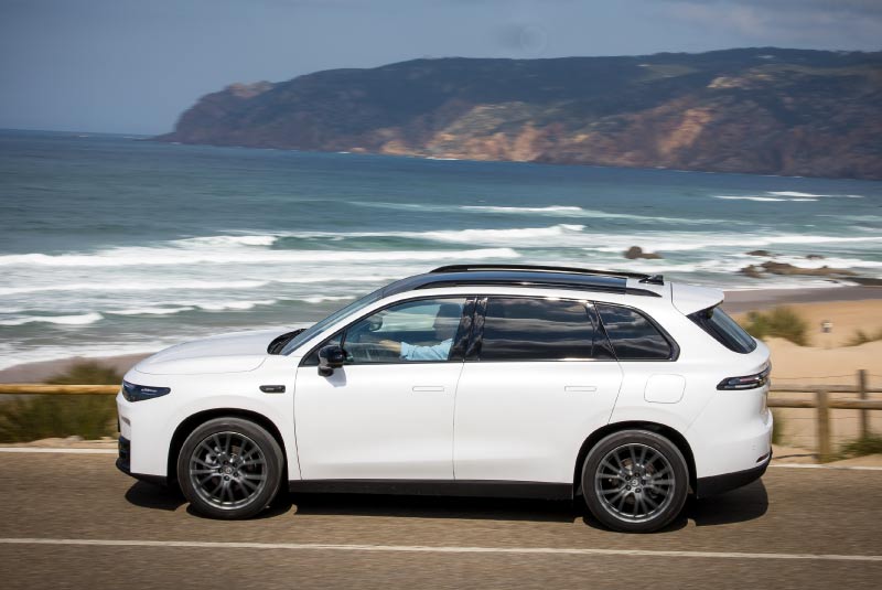 LeapMotor estreia C10 Híbrido com gerador embutido