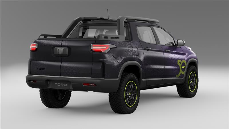 Fiat Toro Lollapalooza 2026 traseira lanternas LED caçamba escurecida