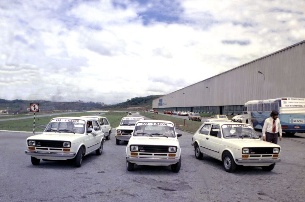 Fiat 147 completa 50 anos: o “Cachacinha”
