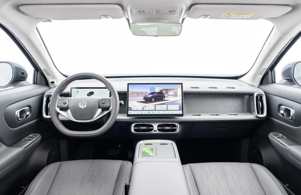 Leapmotor B10