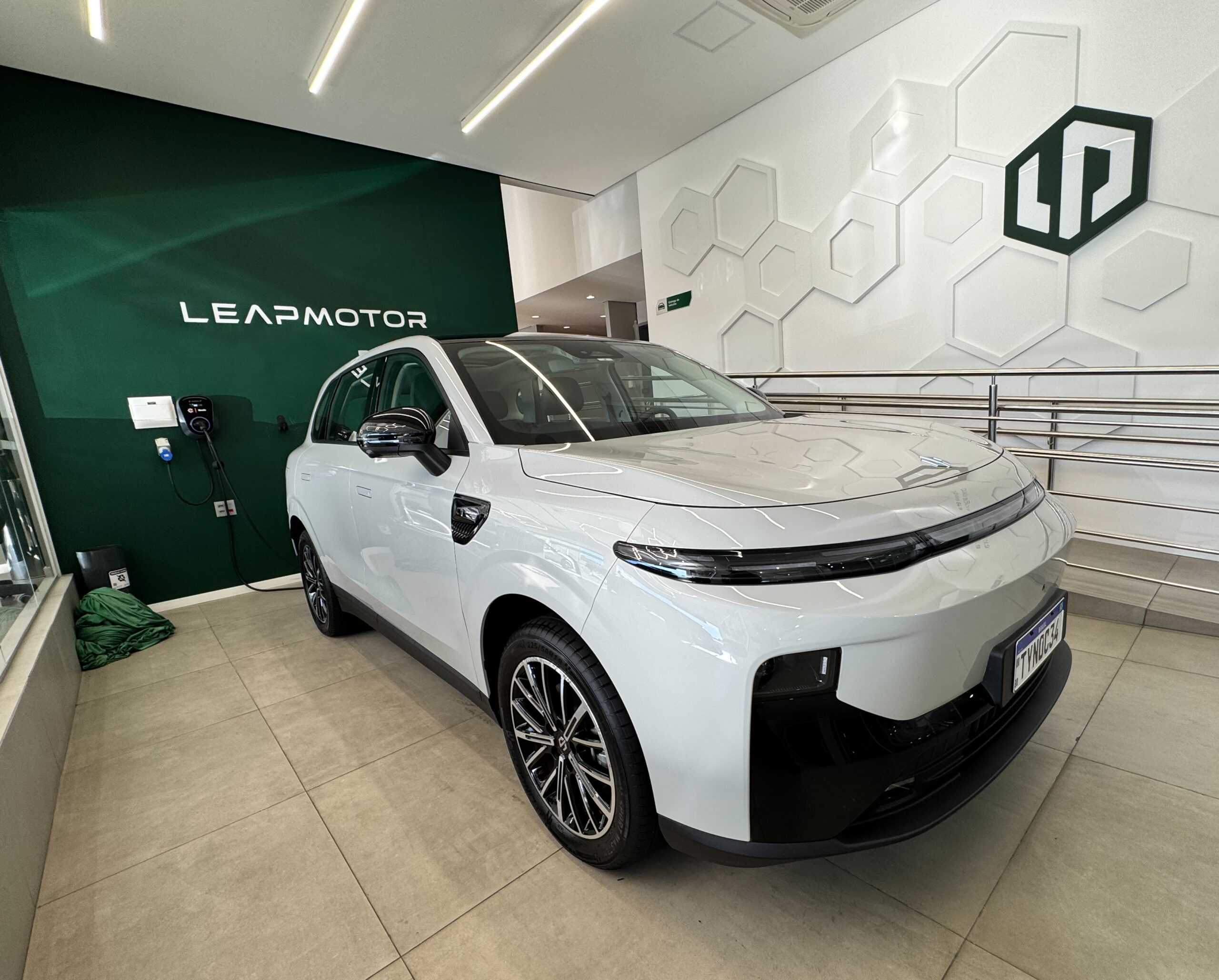 Leapmotor B10: a aposta elétrica da Stellantis