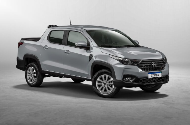 Fiat fecha o semestre líder absoluta