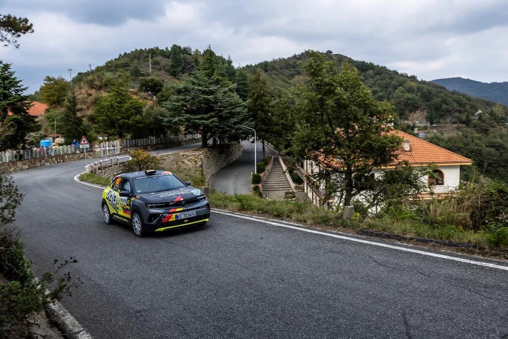 Opel Mokka GSE Rally em prova