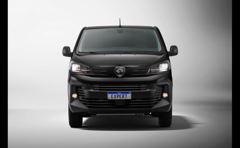 Peugeot Expert ganha versões Comfort e Luxo para passageiros, com até 9 lugares